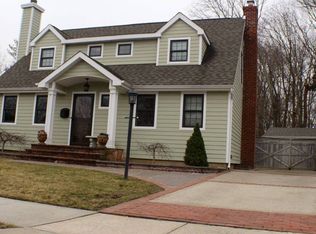 43 Richard Rd, East Norwich, NY 11732