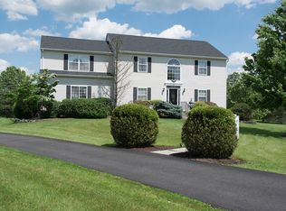 2 Wagon Wheel Dr, Frenchtown, NJ 08825