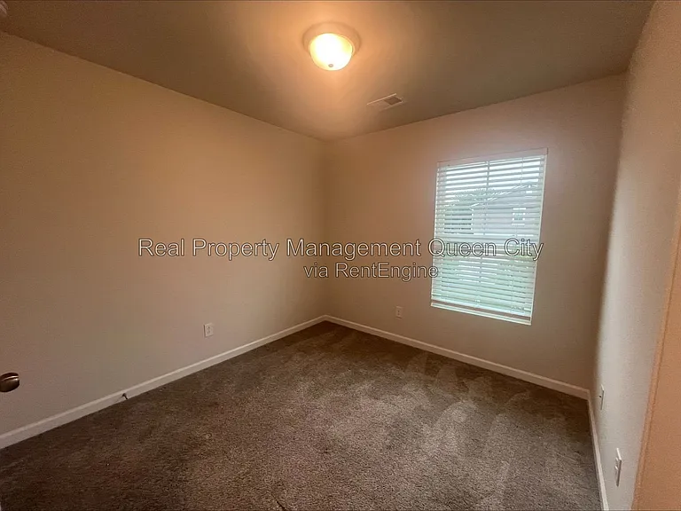 2407 Lazette Dr — Photo 13