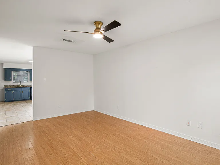 981 Dickenson Ave #981 — Photo 6