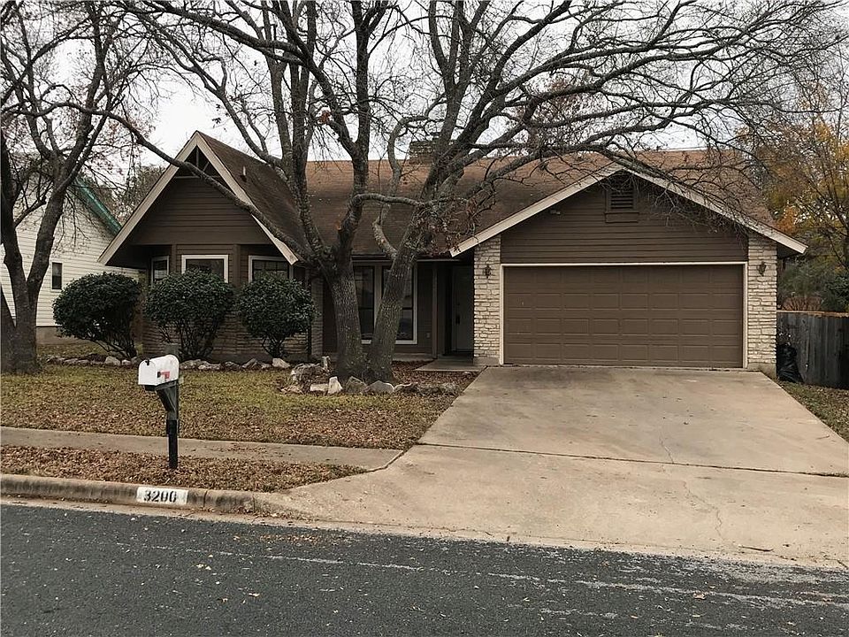 1st image of 3200 Monument Dr
