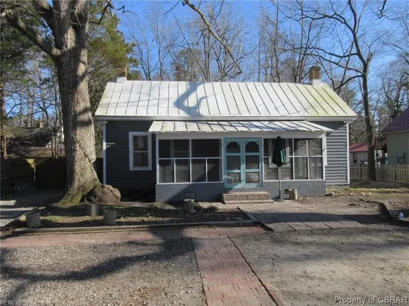 8007 Belroi Rd, Gloucester, VA 23061