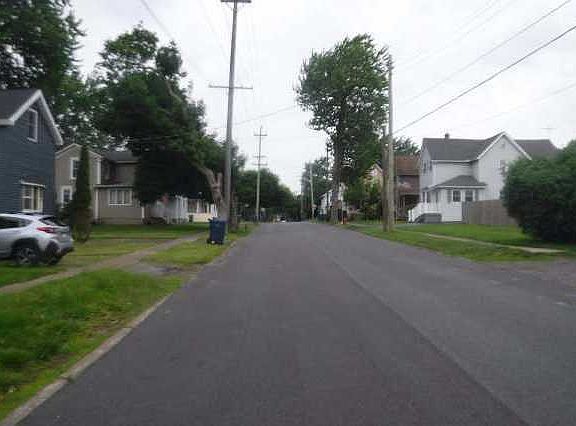 4th image of 92 Stevens St