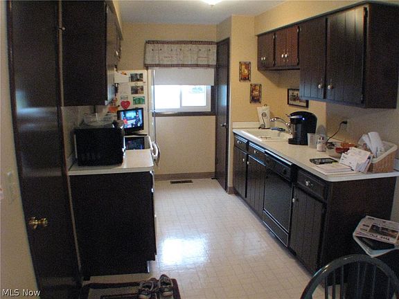 2nd image of 20290 Applewood Ln