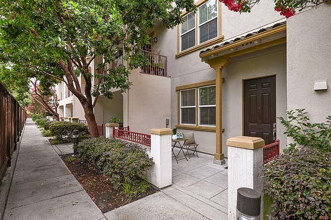 1st image of 772 Messina Gardens Ln
