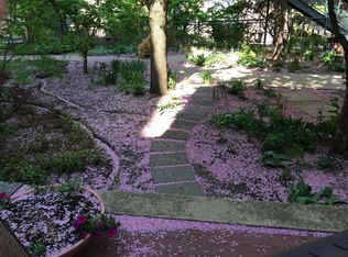 601 Linden Pl APT 101, Evanston, IL 60202