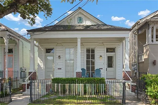 5345 Magazine St