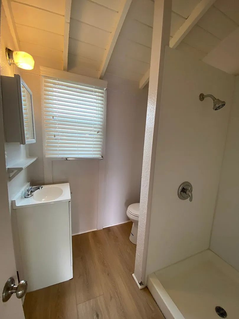 Studio Apartment Completely Remodeled Rosecrans Area Available Now — Photo 4