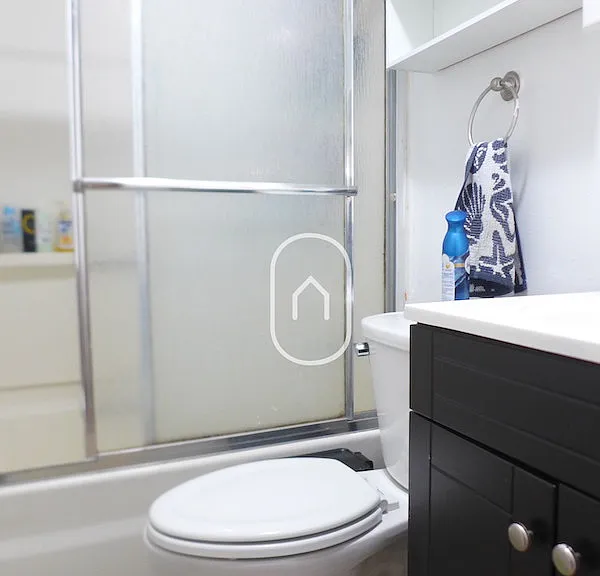 830 Huntington Ave — Photo 14
