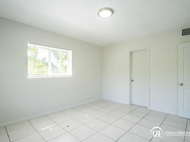 666 NE 80th St #6 — Photo 12