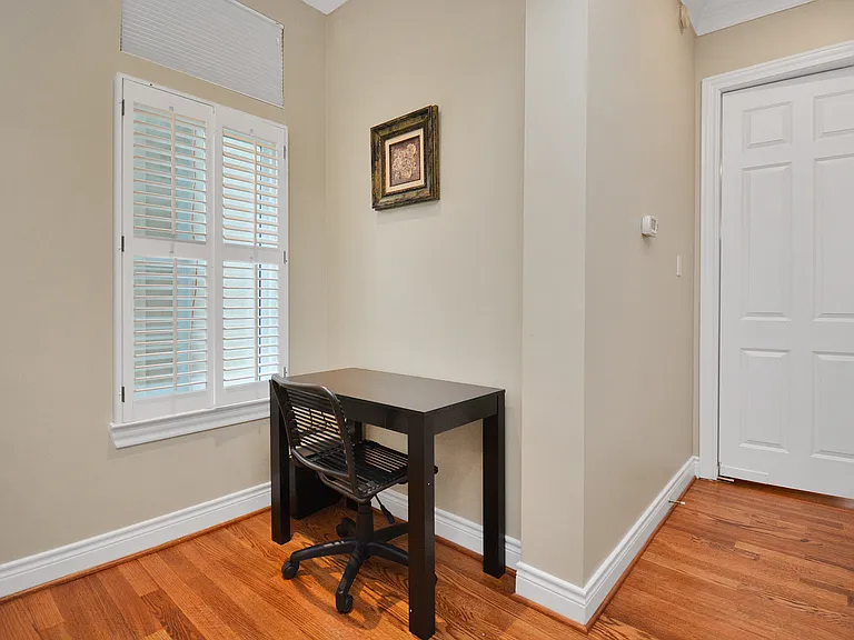 1019 Marconi St — Photo 29