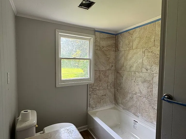 1653 Effie Hwy — Photo 7