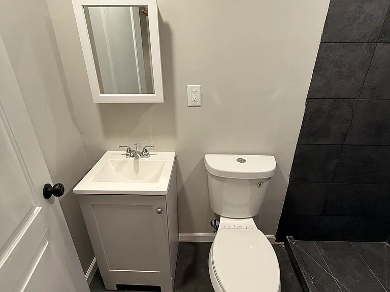41 Howe St #1R — Photo 14