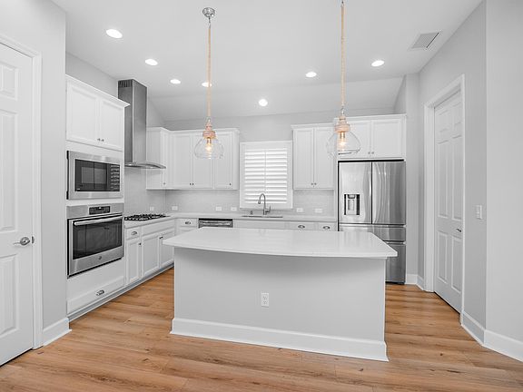 5th image of 41 Campfield Ln