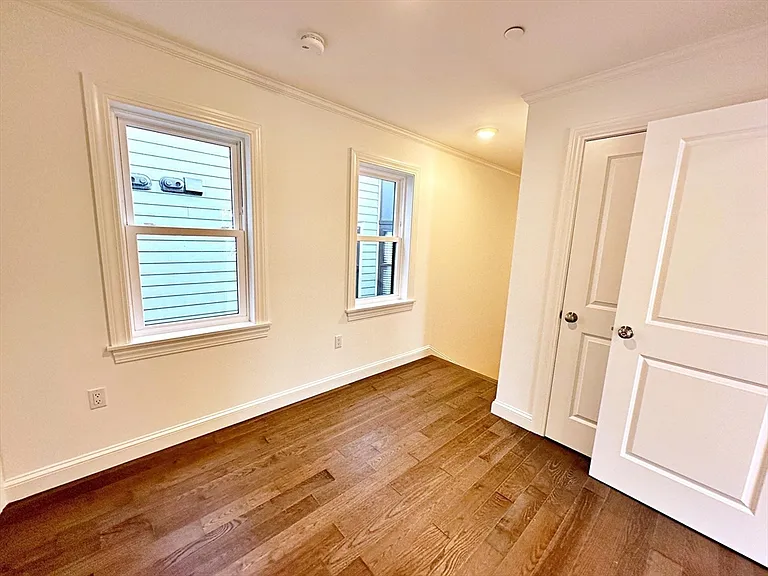 33 Leyden St #6 — Photo 14