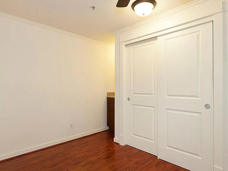 Howard Park Apartments — Photo 11