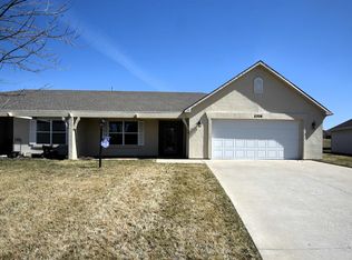 5306 NW Melba Drive Ct, Topeka, KS 66618