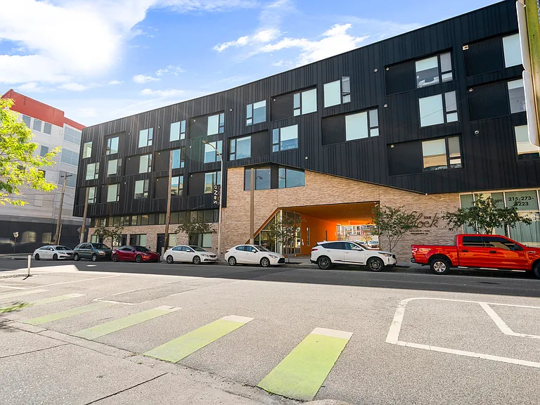 458 N 5th St #3 — Photo 16