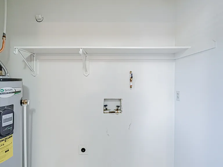 2022 W Broadway St #2022 — Photo 12