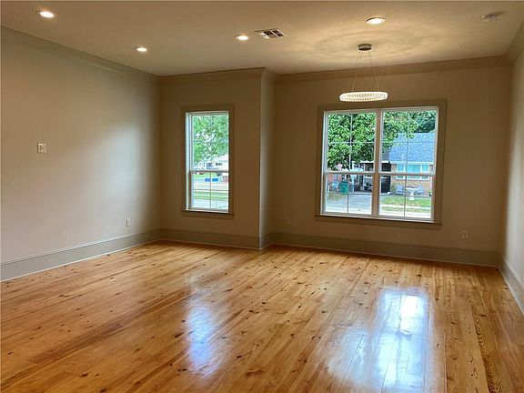 5th image of 405 Zinnia Dr