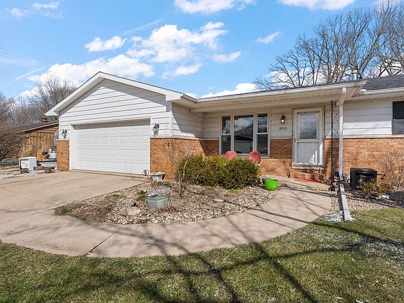 2nd image of 3910 W 106th Ln