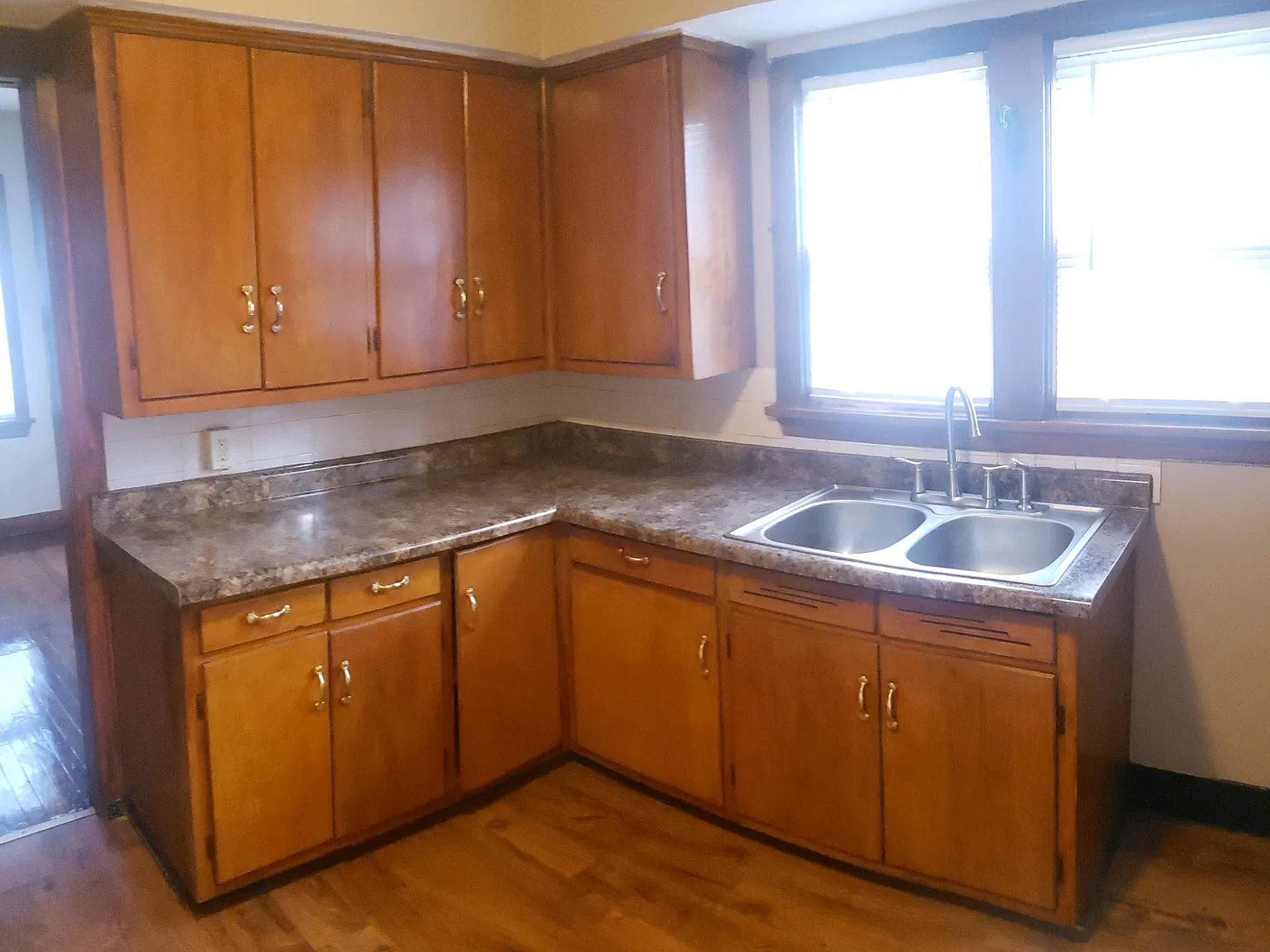 2 bed, 1018 sqft, $1,295 — Photo 2