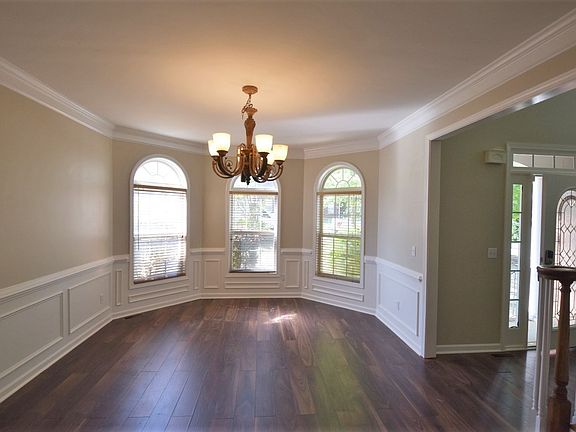 2nd image of 3375 Lake Valley Way