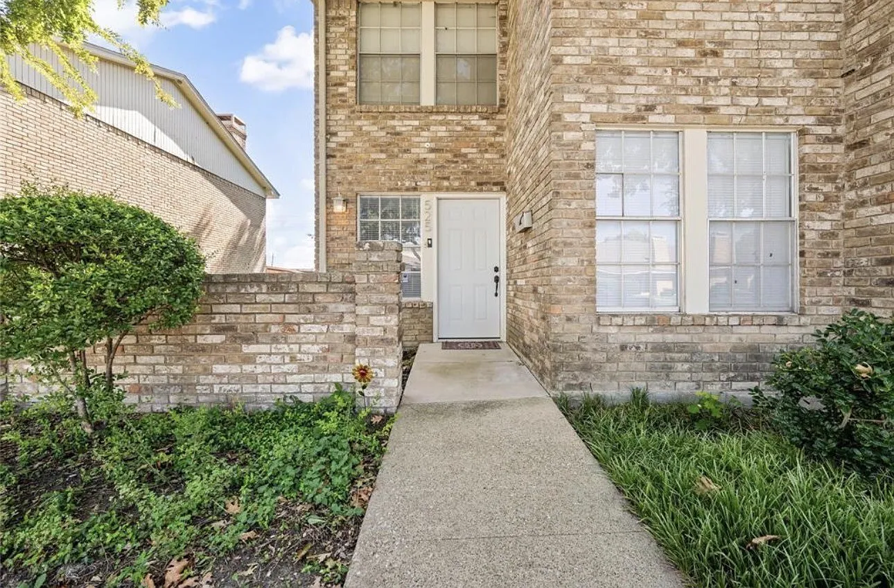 3 bed, 1606 sqft, $3,900 — Photo 2