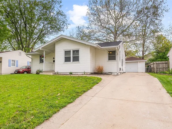 2821 E 39th Ct, Des Moines, IA 50317