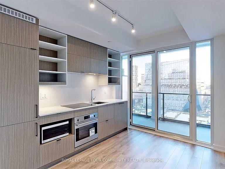 20 Edward St #718 — Photo 11