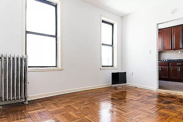 1st image of 552 Parkside Ave