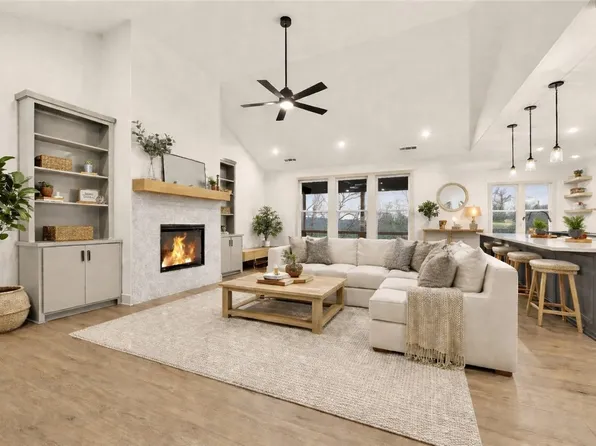 18 Reading Ln, Bella Vista, AR 72714