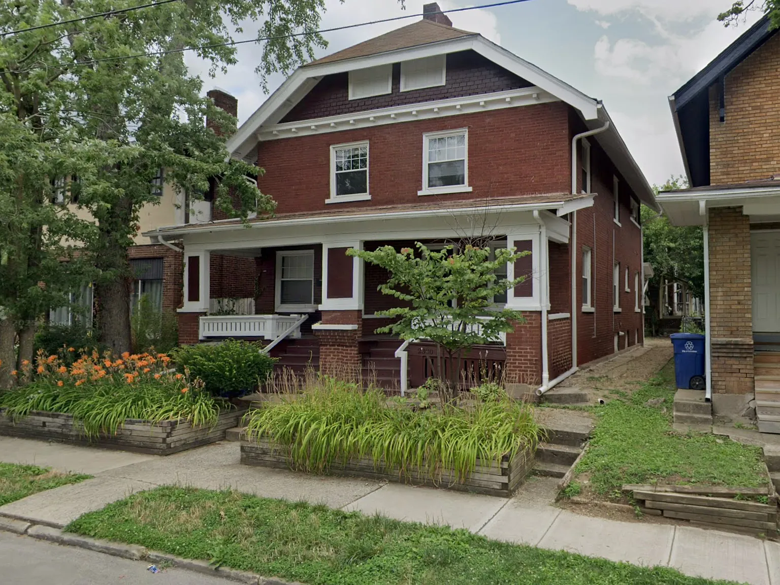 3 bed, 1230 sqft, $1,600 — Photo 1