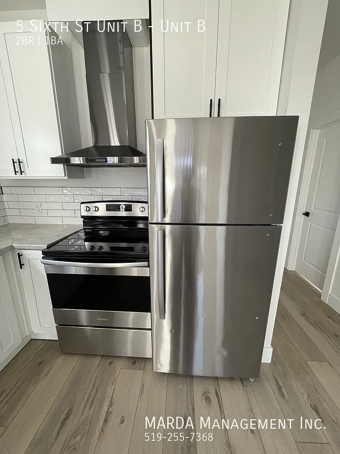 Modern 2 Bed/1 Bath Unit In Chatham + Hydro — Photo 4