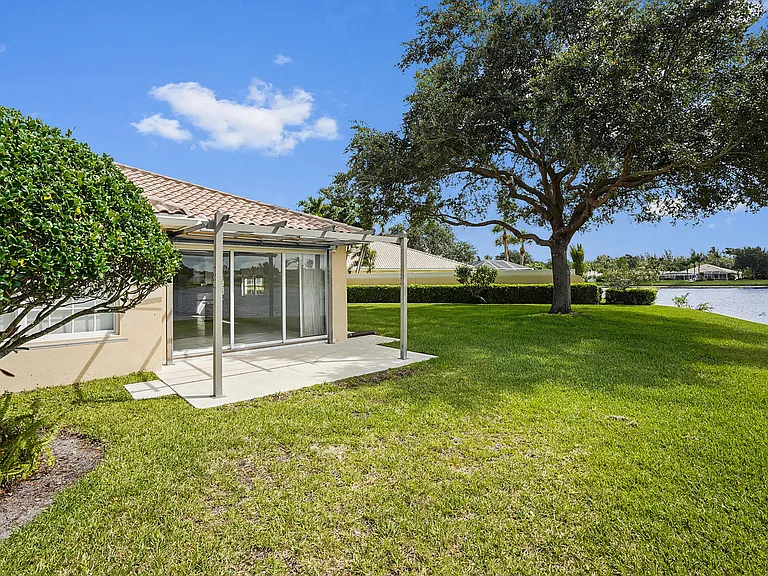 8270 Eleuthera Ln — Photo 19