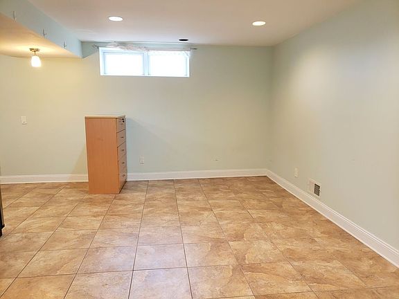 5th image of 214-22 Waters Edge Dr #1