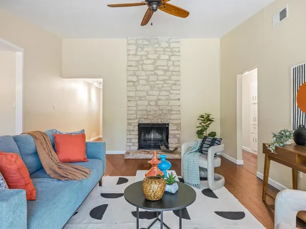 617 Blackberry Dr, Austin, TX 78745