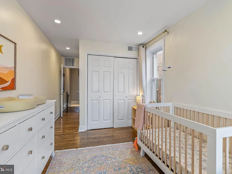 3183 E Thompson St — Photo 24