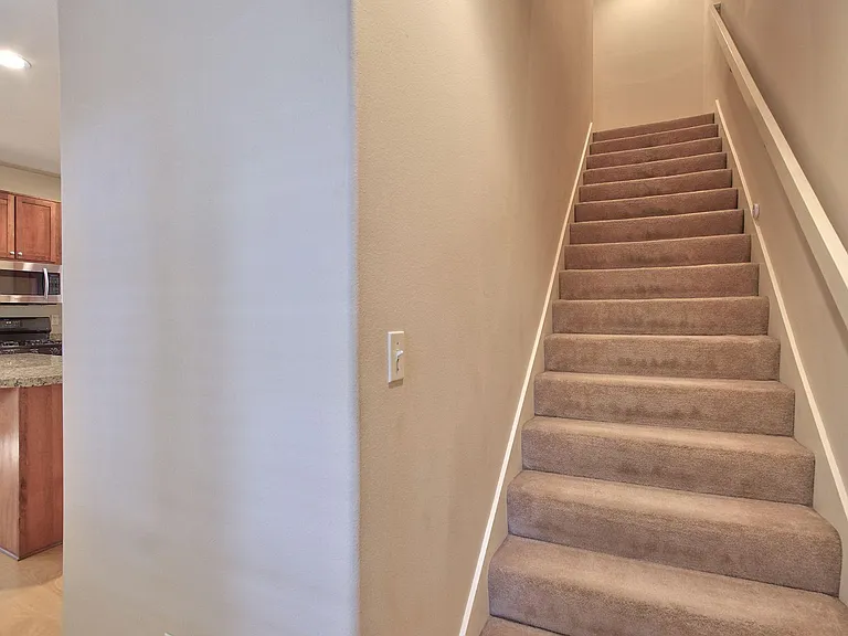 2109 NE 50th Way — Photo 15
