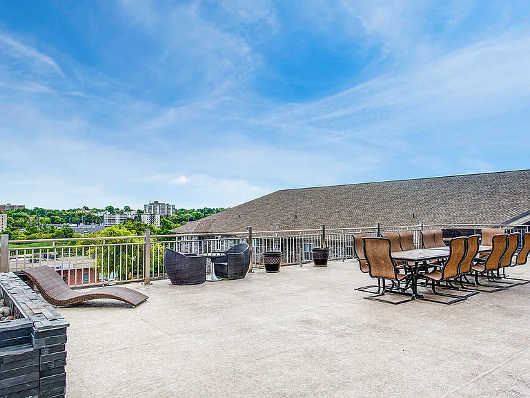 539 Armstrong Rd — Photo 15