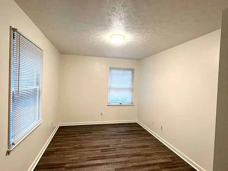 1477 Sandy Cir — Photo 13