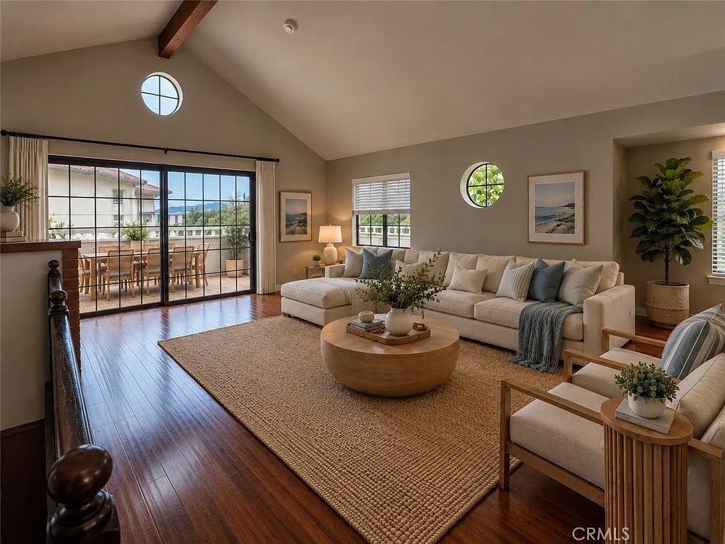 3 bed, 2.5 bath, 1640 sqft, $5,500 — Photo 3