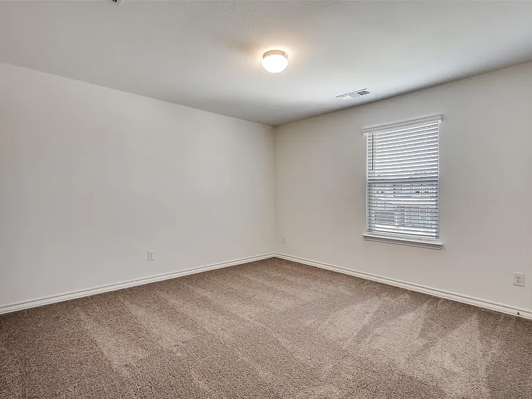 749 Windsor Dr — Photo 26