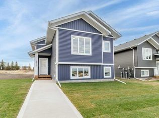 4811 N 56th Ave, Bentley, AB T0C2P0