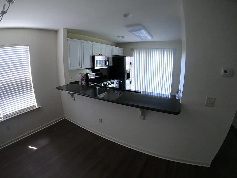 2101 Quail Hollow Dr — Photo 4