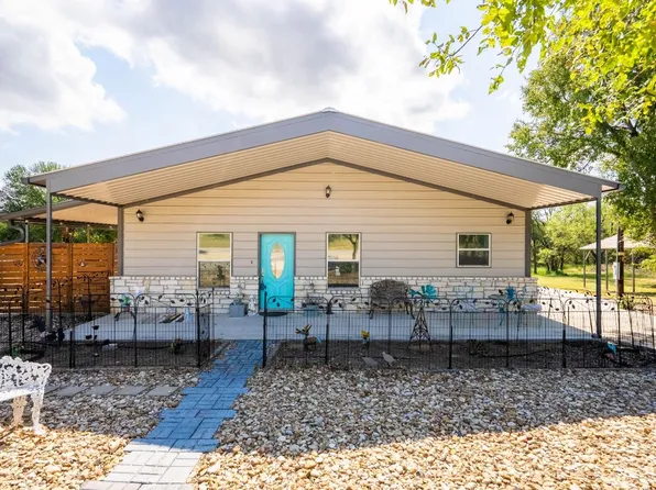 712 Link Drive, Kingsland, TX 78639