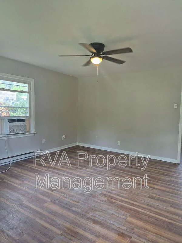 3 bed, 1.0 bath, 1120 sqft, $1,450 — Photo 2