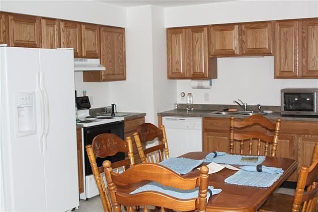 2nd image of 781 Northline Rd