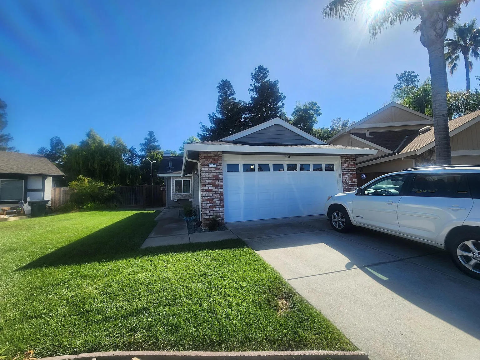 2 bed, 1025 sqft, $3,360 — Photo 1