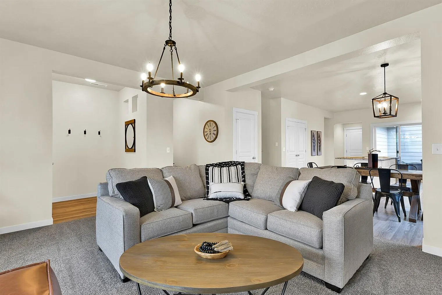3 bed, 2.5 bath, 1700 sqft, $6,629 — Photo 1
